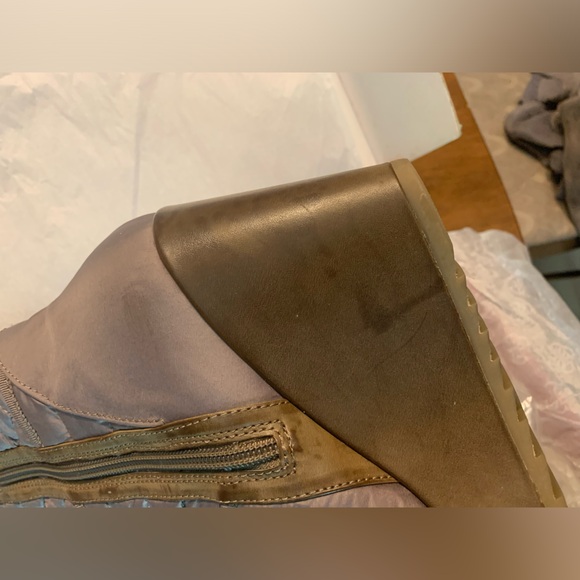 Guess Taupe Pozita faux fur boots in Women’s size 8 - used condition - Picture 9 of 16